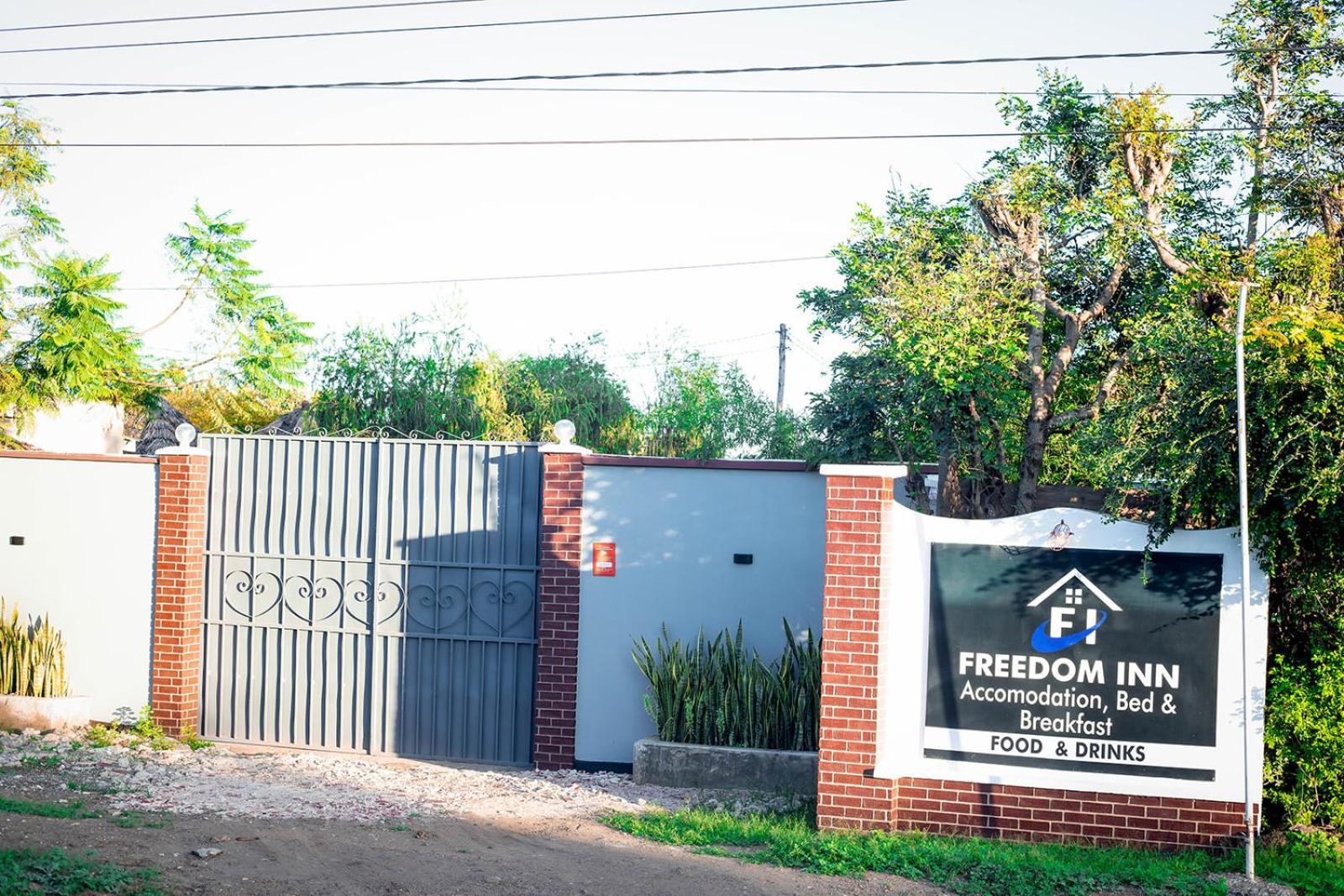 Freedom Inn 阿鲁沙 外观 照片